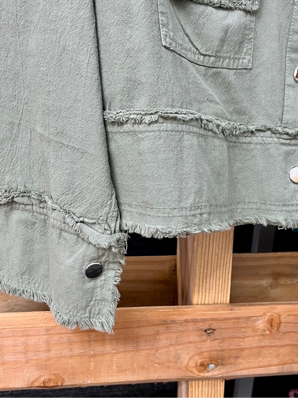 Lightweight Olive Green Utility Jacket with Snap Pockets - Picture 4 of 4
